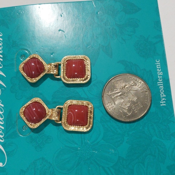 Elegant Gold-tone & Red Stone Drop Dangle post Earrings, Women's Fashion Jewelry - Picture 6 of 9
